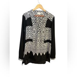 Chico's Black and White abstract Pattern semi-sheer tunic women's size 3X